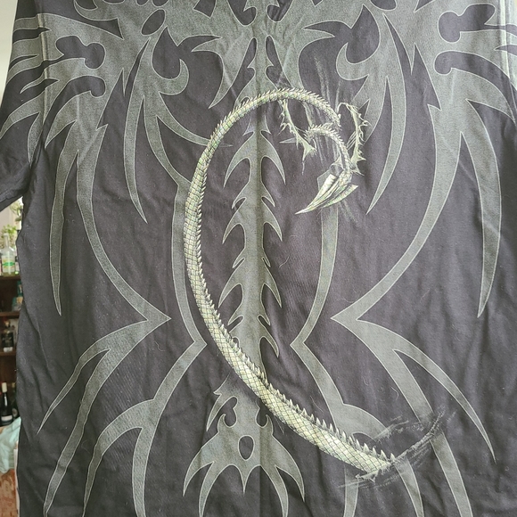 Dragon clawing T-shirt XXL - Picture 2 of 3